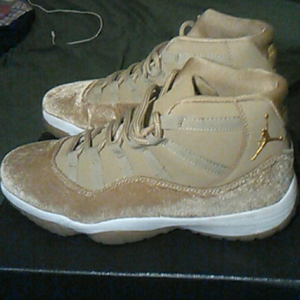 Custom Jordan 11s